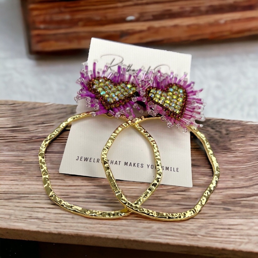 Heartfelt Glam: NWT Pink & Gold Beaded Heart Earrings for Love & Style!